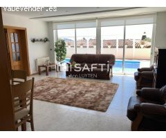 Casa con dos viviendas en venta Mas Fumats Roses