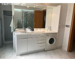 Casa con dos viviendas en venta Mas Fumats Roses