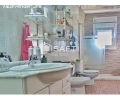 Magnífica casa unifamiliar con piscina en venta en Aiguaviva Parc
