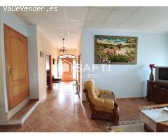 Casa independiente con patio y terraza en Gavarda