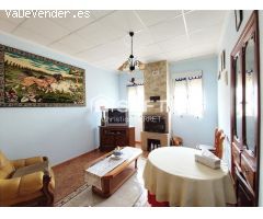 Casa independiente con patio y terraza en Gavarda