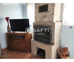 Casa independiente con patio y terraza en Gavarda