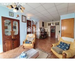Casa independiente con patio y terraza en Gavarda