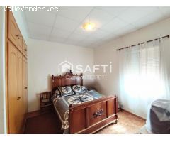 Casa independiente con patio y terraza en Gavarda