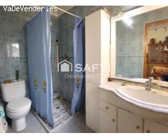 Casa independiente con patio y terraza en Gavarda