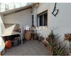 Casa independiente con patio y terraza en Gavarda