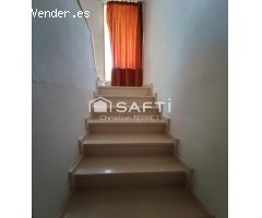 Casa independiente con patio y terraza en Gavarda