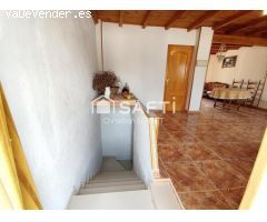 Casa independiente con patio y terraza en Gavarda