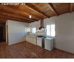 Casa independiente con patio y terraza en Gavarda