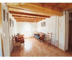 Casa independiente con patio y terraza en Gavarda