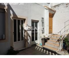 Casa independiente con patio y terraza en Gavarda