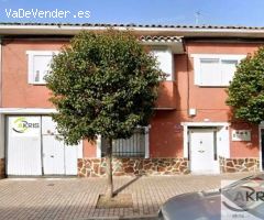 VENTA CHALET QUE OFRECE MUCHAS OPCIONES EN YUNCOS