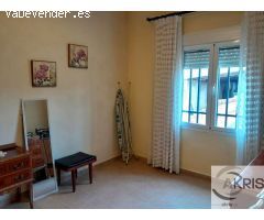 VENTA CHALET QUE OFRECE MUCHAS OPCIONES EN YUNCOS