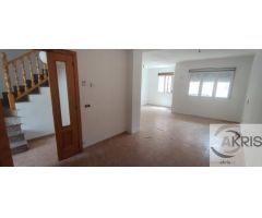 Chalet adosado de 3 dormitorios en Yuncler