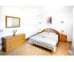 Magnífica villa con vistas al mar y a la montaña