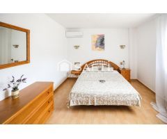 Magnífica villa con vistas al mar y a la montaña