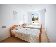 Magnífica villa con vistas al mar y a la montaña