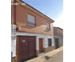 AMPLISIMA CASA-CHALET ADOSADO EN CONSUEGRA