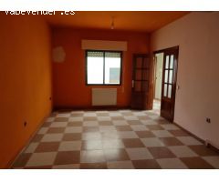 AMPLISIMA CASA-CHALET ADOSADO EN CONSUEGRA