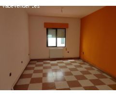 AMPLISIMA CASA-CHALET ADOSADO EN CONSUEGRA