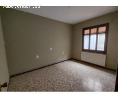 AMPLISIMA CASA-CHALET ADOSADO EN CONSUEGRA