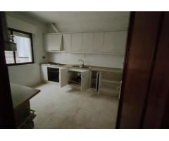 AMPLISIMA CASA-CHALET ADOSADO EN CONSUEGRA
