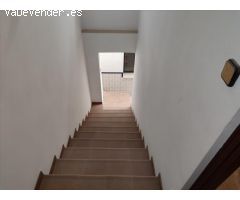 AMPLISIMA CASA-CHALET ADOSADO EN CONSUEGRA