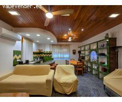 ¡Espectacular chalet en Vilanova de Segrià con una amplia parcela de 19.772 m²!