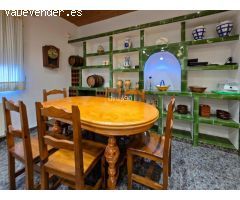 ¡Espectacular chalet en Vilanova de Segrià con una amplia parcela de 19.772 m²!