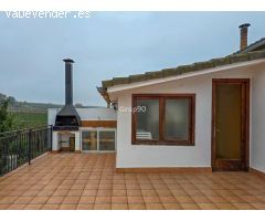 ¡Espectacular chalet en Vilanova de Segrià con una amplia parcela de 19.772 m²!