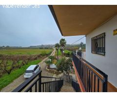 ¡Espectacular chalet en Vilanova de Segrià con una amplia parcela de 19.772 m²!