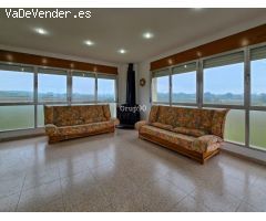 ¡Espectacular chalet en Vilanova de Segrià con una amplia parcela de 19.772 m²!