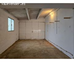 ¡Espectacular chalet en Vilanova de Segrià con una amplia parcela de 19.772 m²!