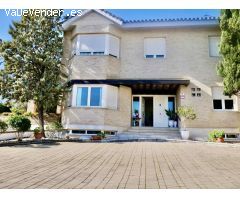 Chalet de Lujo en Villares Altos