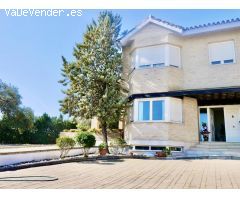 Chalet de Lujo en Villares Altos