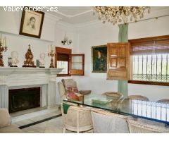 Chalet con Piscina en Urbanización Fuentequintillo