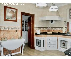 Chalet con Piscina en Urbanización Fuentequintillo