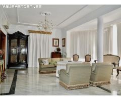 Chalet con Piscina en Urbanización Fuentequintillo