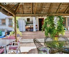 Chalet con Piscina en Urbanización Fuentequintillo
