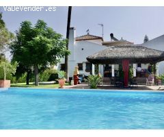 Chalet con Piscina en Urbanización Fuentequintillo