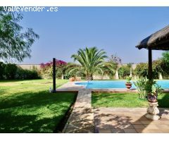 Chalet con Piscina en Urbanización Fuentequintillo