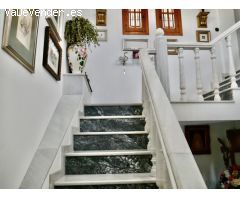 Chalet con Piscina en Urbanización Fuentequintillo