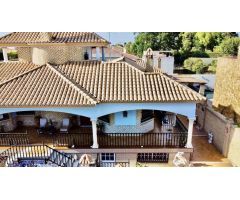 Chalet con Piscina en Sanlucar la Mayor