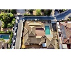 Chalet con Piscina en Sanlucar la Mayor