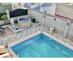 Chalet con Piscina en Sanlucar la Mayor