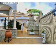 Chalet con Piscina en Sanlucar la Mayor