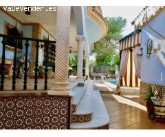 Chalet con Piscina en Sanlucar la Mayor
