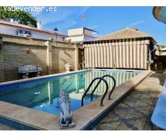 Chalet con Piscina en Sanlucar la Mayor