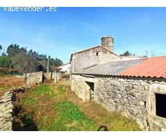 Edificaciones para restaurar en el lugar de A Grixa.