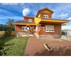 CHALET independiente a 10 km de León. Planta baja con salón, cocina, baño completo con ducha y 2 